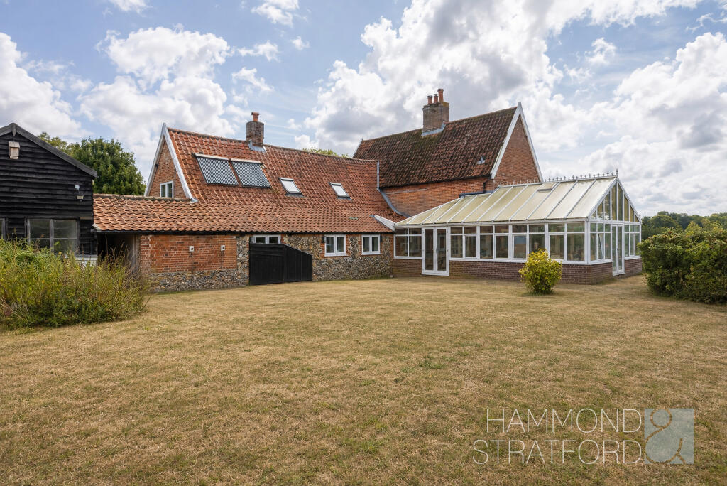 House in Norwich - More