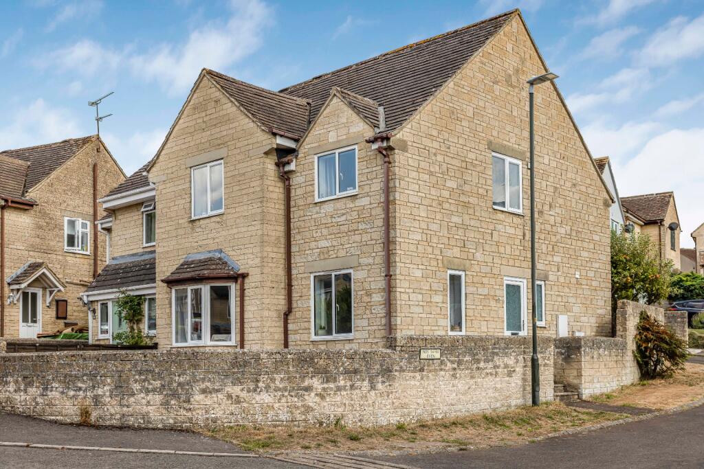 4-bed semi-detached on Longtree Close, Tetbury, Gloucestershire, GL8, £400,000