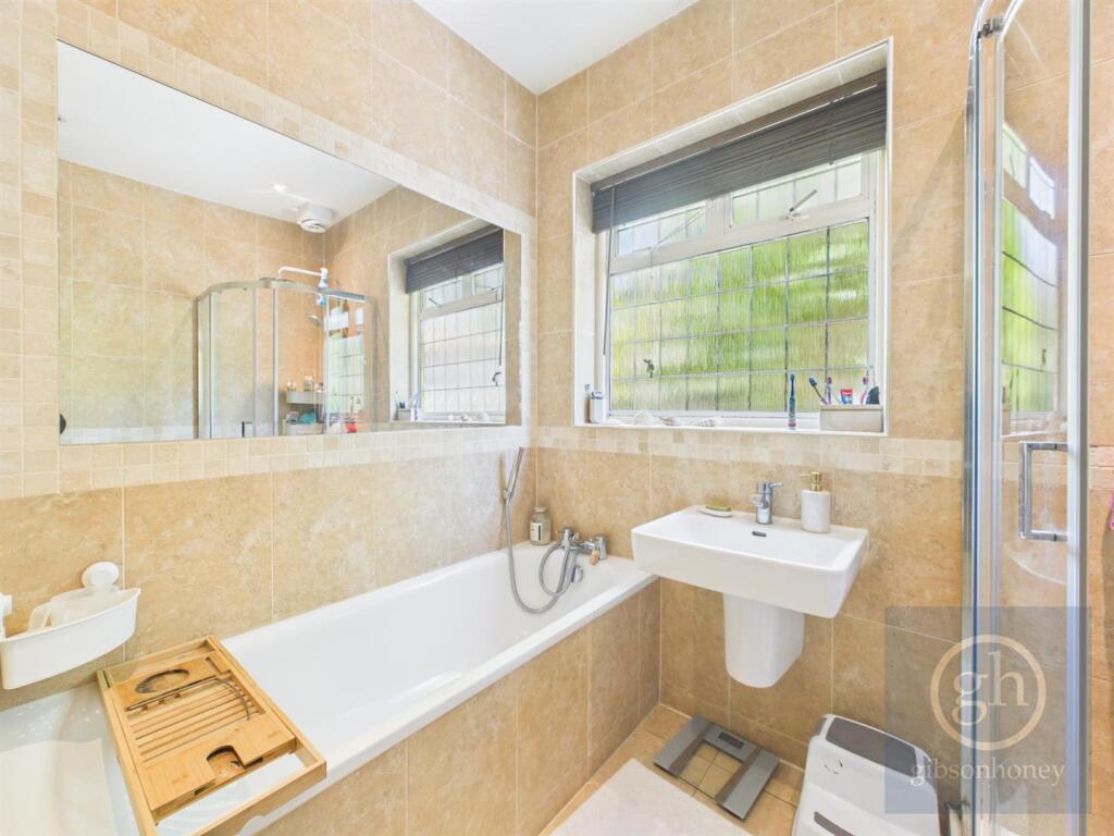 House in Southall - View 5