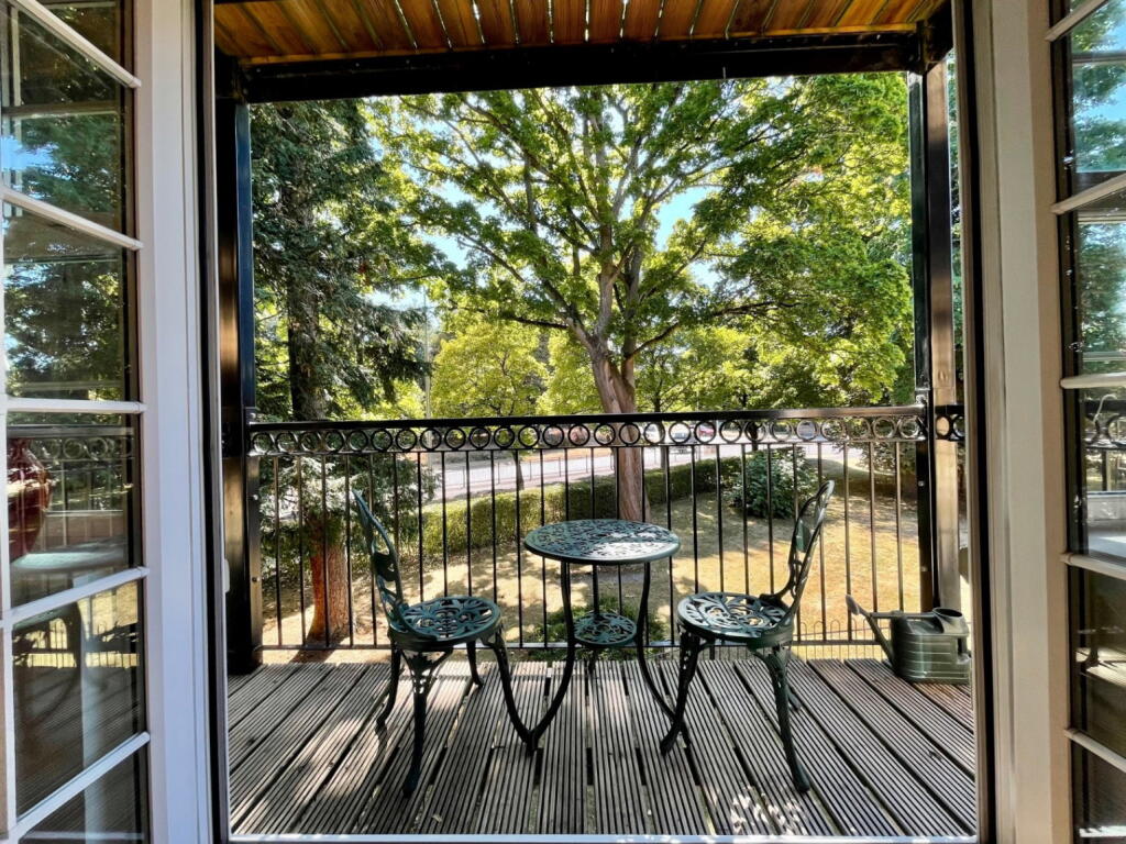 Apartment in Reading - View 4