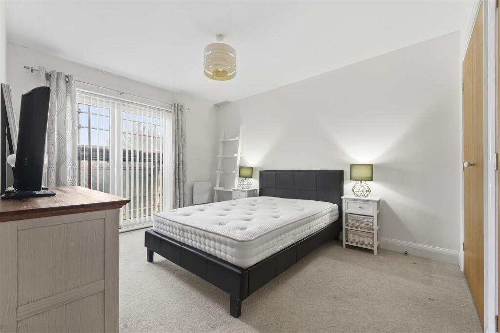 Apartment in Barry, Vale of Glamorgan - View 6
