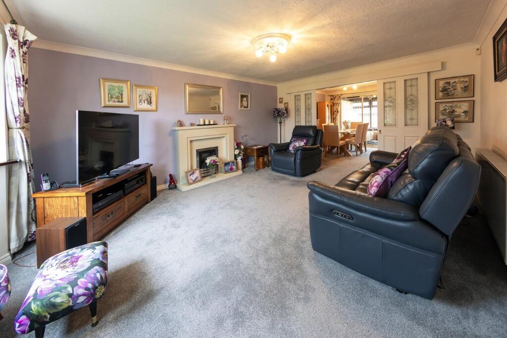 House in Dudley, Wrens Nest, Woodsetton - View 3