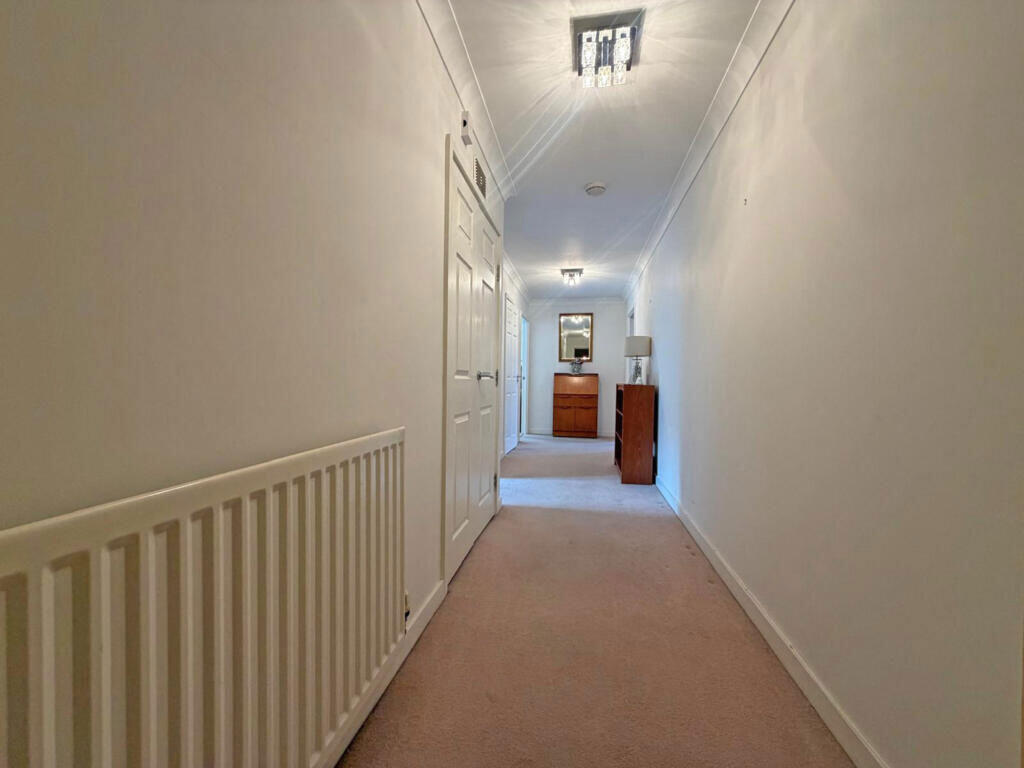Apartment in Ilford - View 4