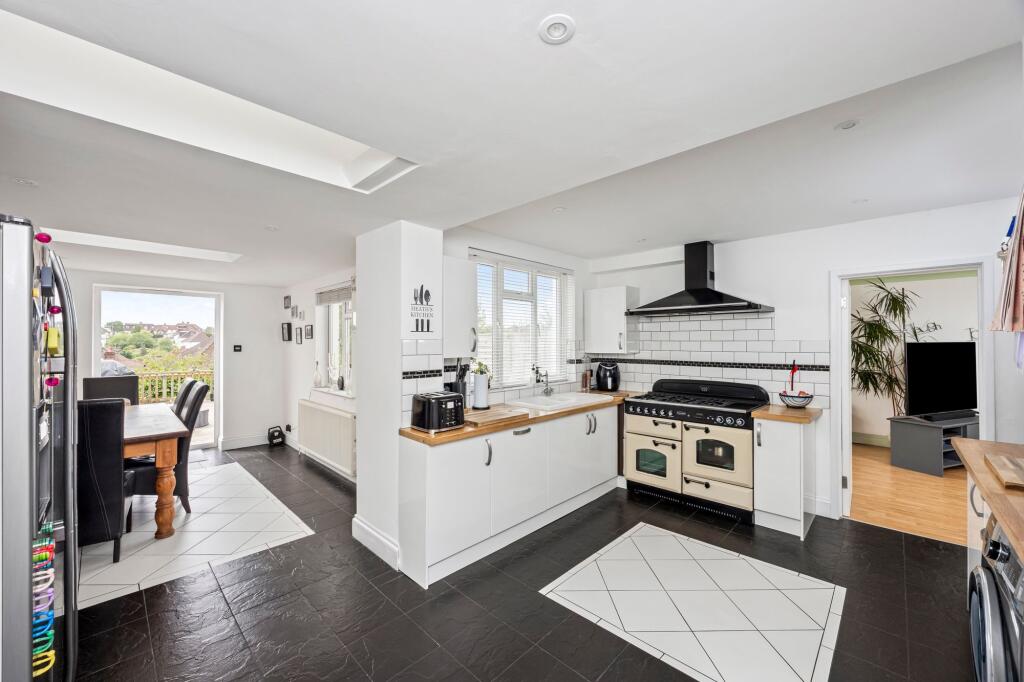 Cobton Drive, Hove, BN3 - View 2