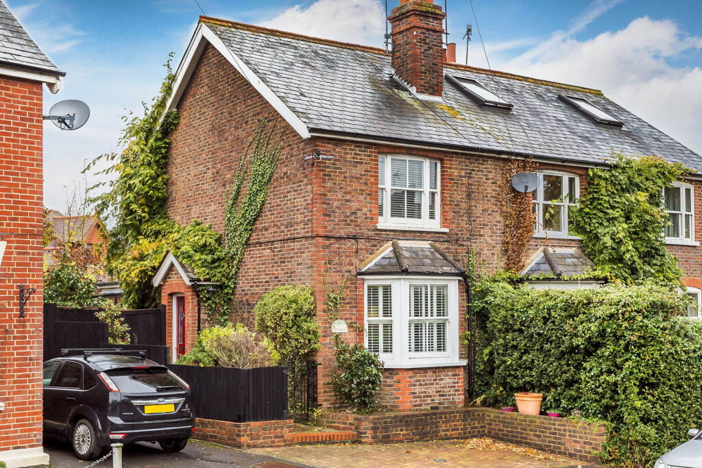 Main image of property: Saxbys Lane, Lingfield, RH7 6DP