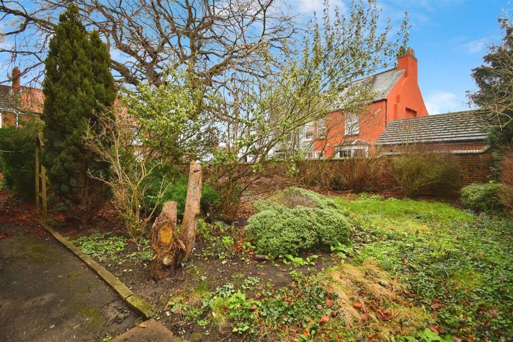 Swinegate, Hessle photo 4