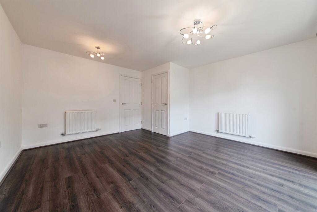 Selemba Way, Greylees, Sleaford - More