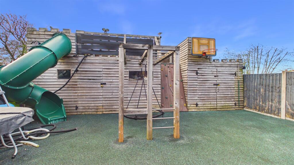 Additional image 31 of Eastleigh Drive, Romsley, Halesowen