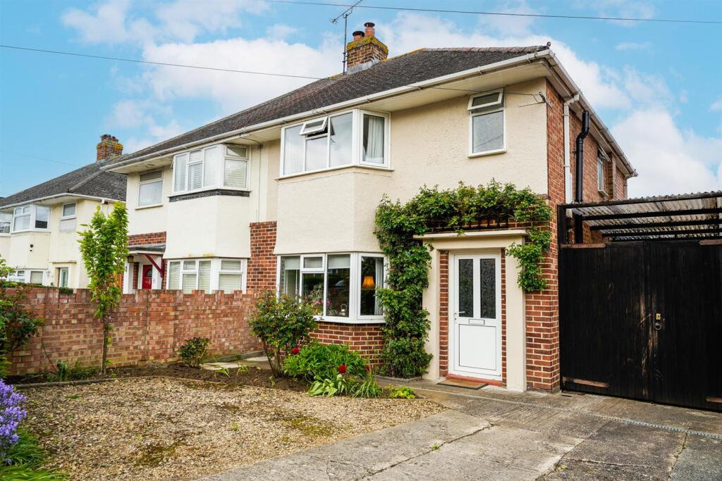 3-bed semi-detached on Winston Road, Churchdown, £315,000