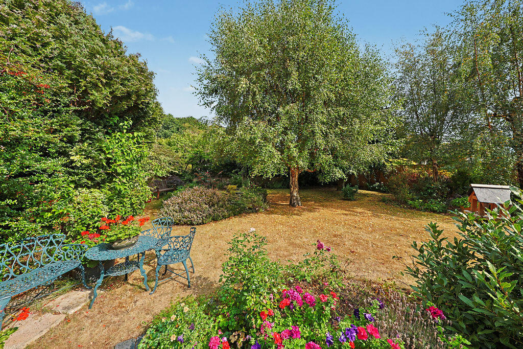 House in North East Derbyshire, Wingerworth - View 4