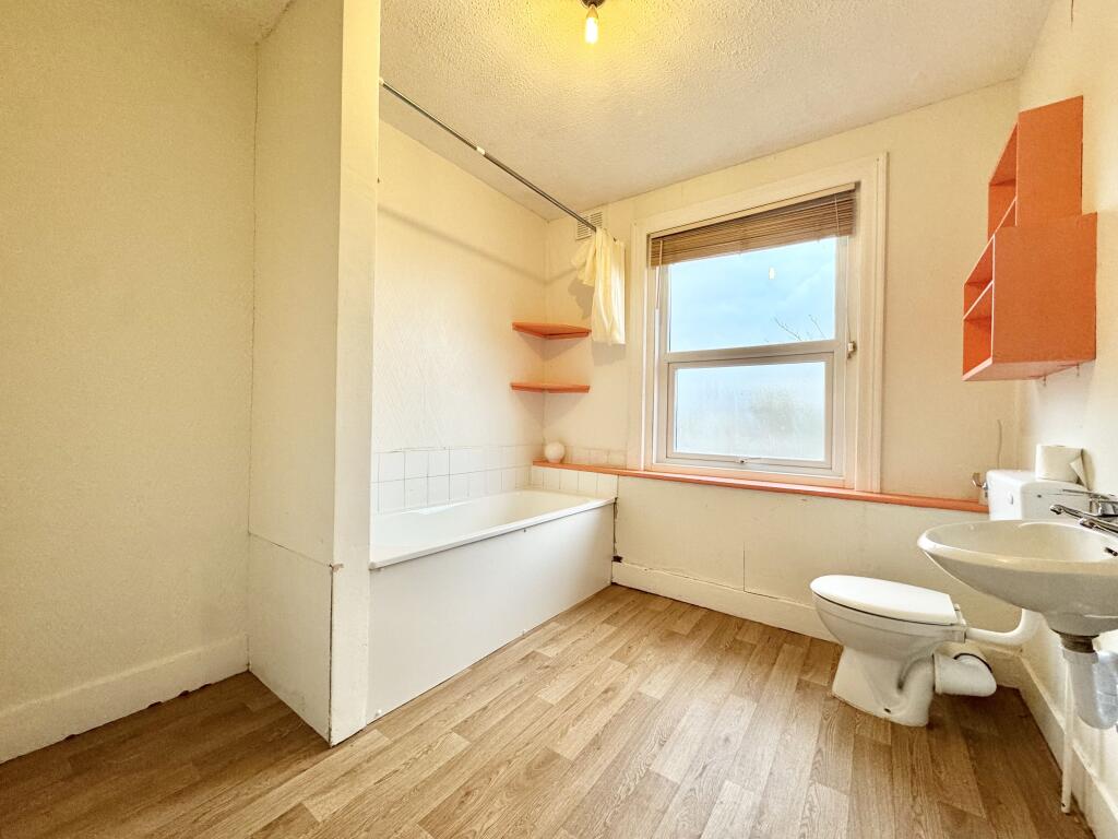 Apartment in Margate, Cliftonville West, Cliftonville - View 5