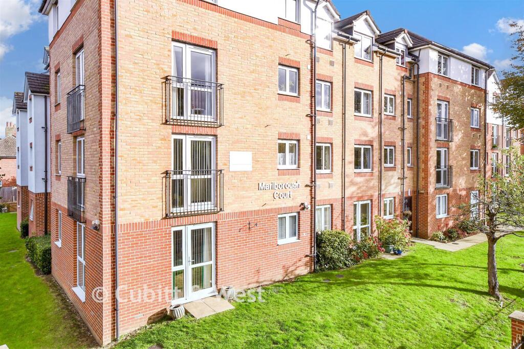 2-bed flat on Cranley Gardens, Wallington, Surrey, £130,000