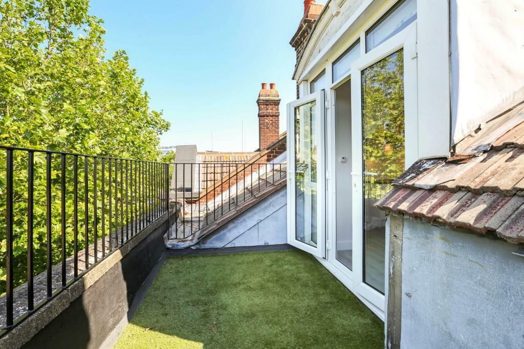 Main image of property: High Road, London, N20