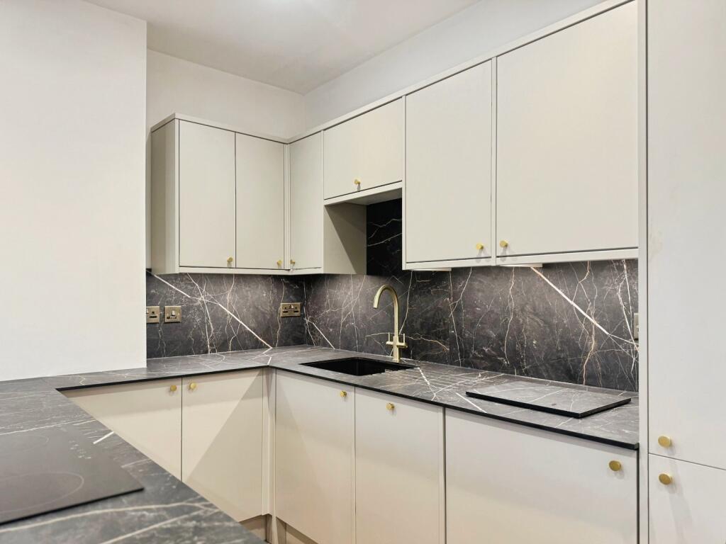 Apartment in Manchester, West Didsbury - View 3