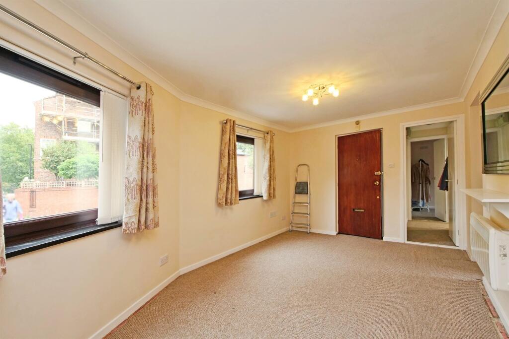 Apartment in York - More