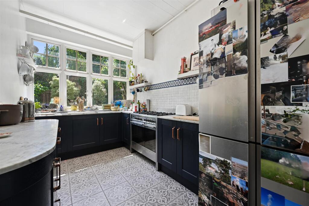 House in London - View 3