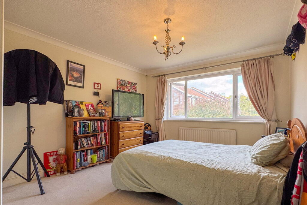 House in Southampton - More