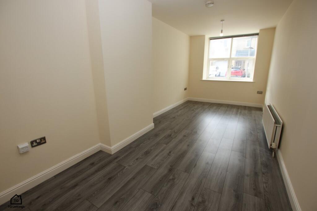 Apartment in Huddersfield - View 4