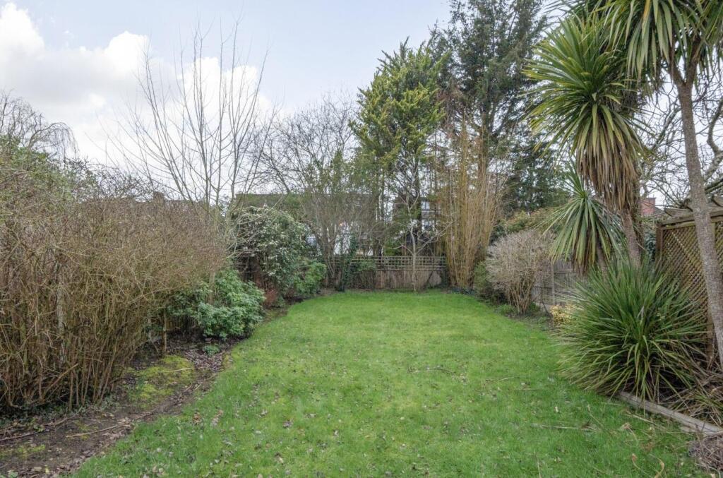 Lynton Mead, Totteridge photo 3