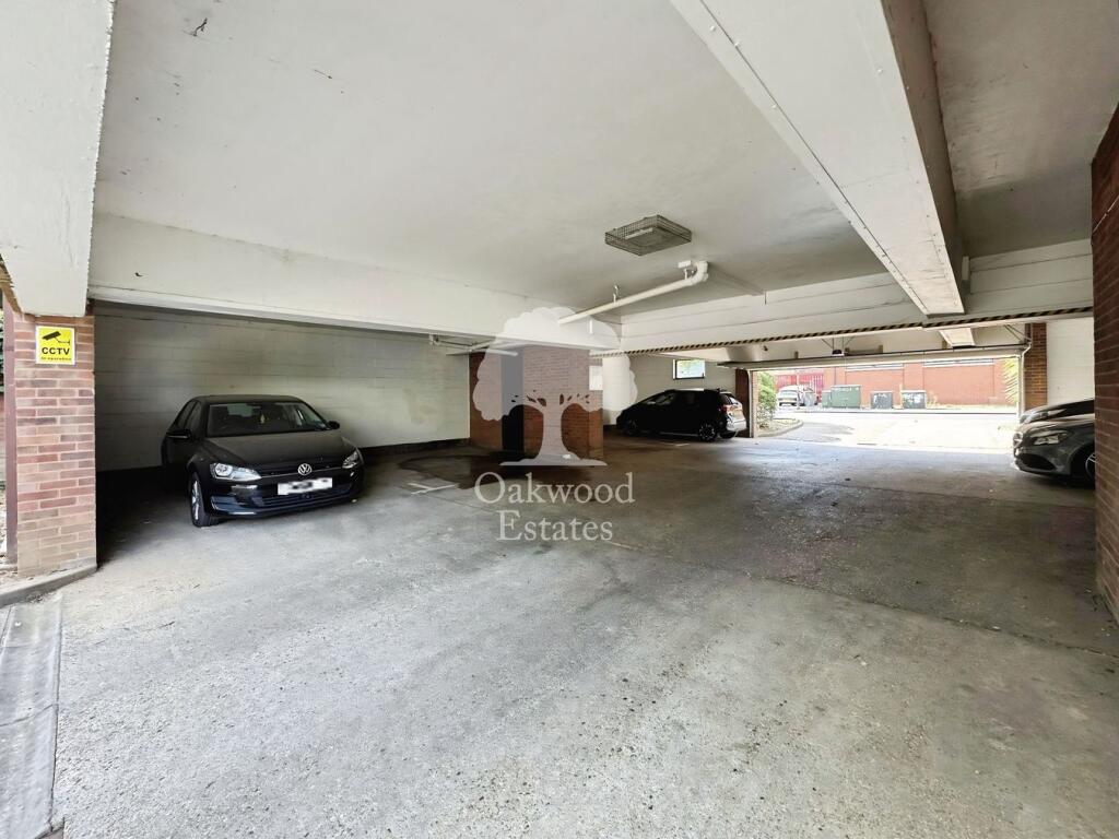 Apartment in Slough - More