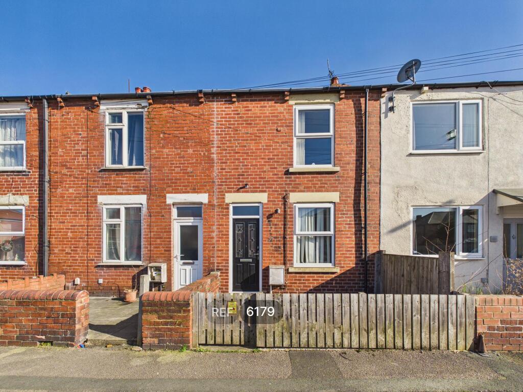 Main image of property: 27, Westfields, Castleford, WF10 5JQ