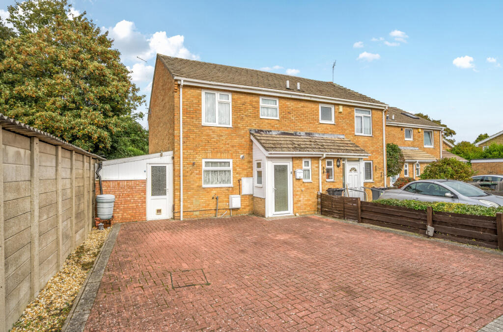 Main image of property: Elm Park Road, Havant, Hampshire, PO9