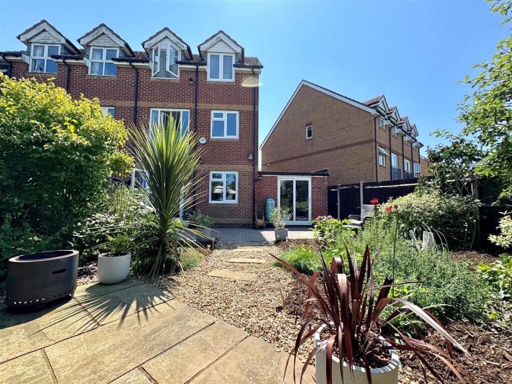 House in Fareham, Whiteley - View 3