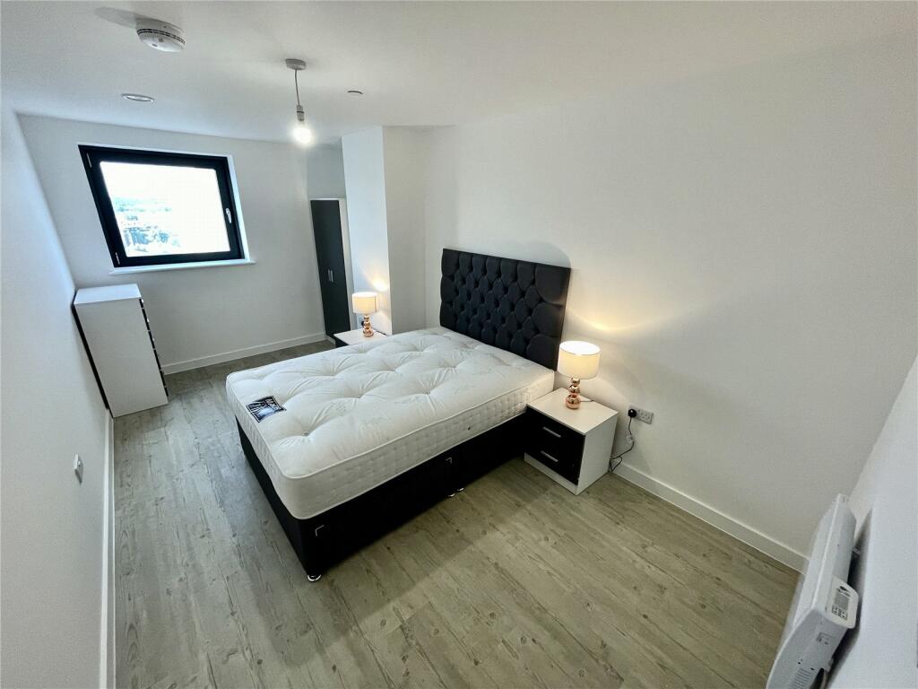 Apartment in Salford, Ordsall - More