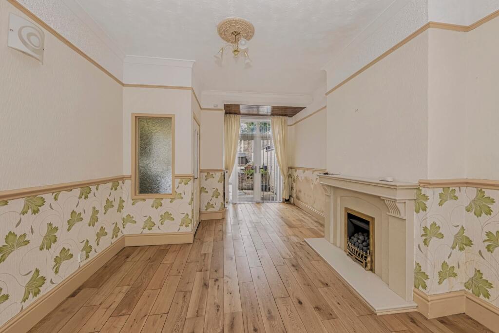 House in Stoke-on-Trent, Smallthorne - View 4