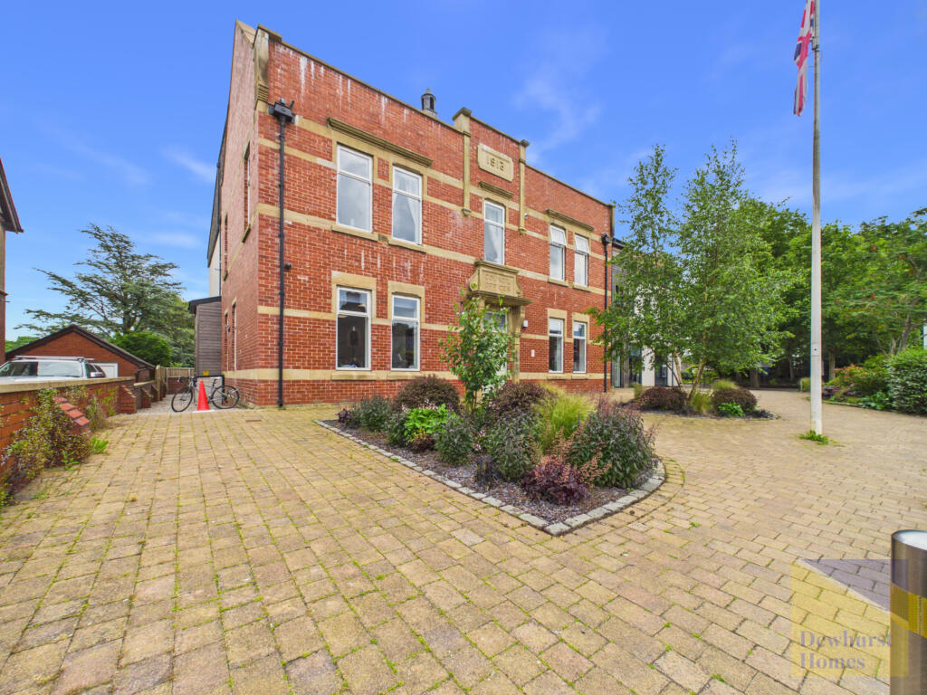 Main image of property: 96 High Street, Garstang, PR3