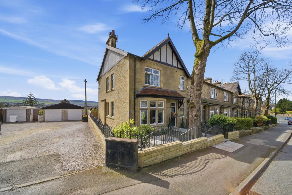 Padiham Road, Burnley, BB12 6TA