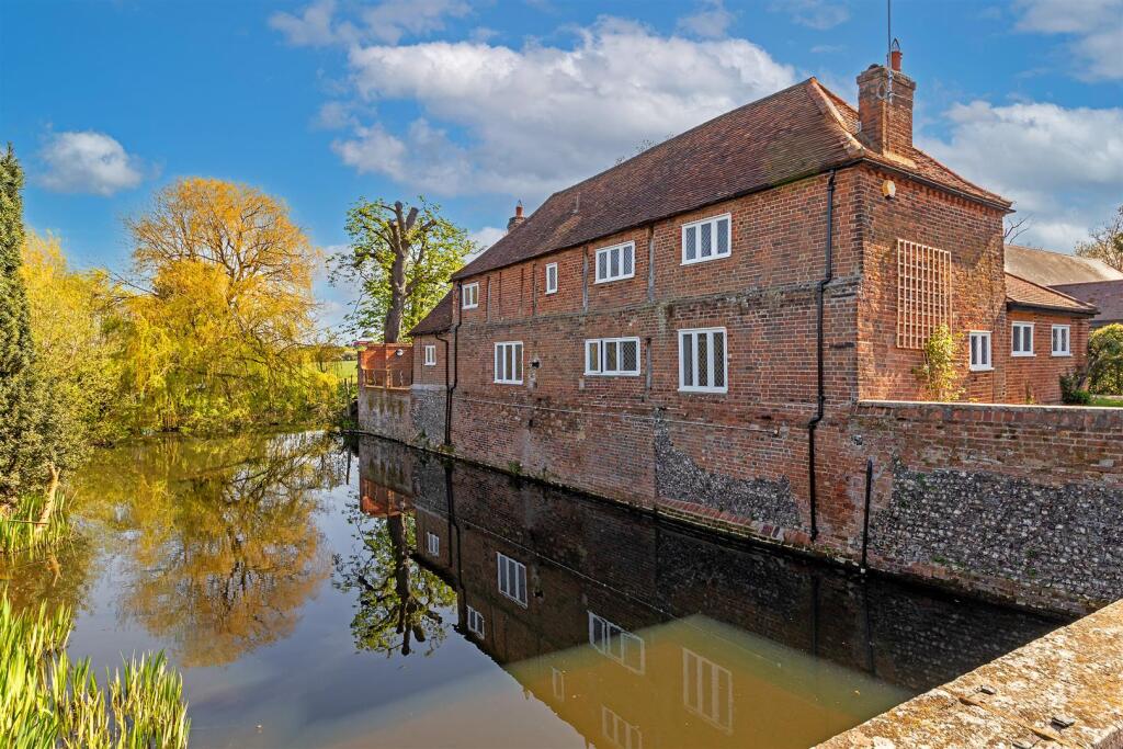 Additional image 10 of Nell Gwynn Cottage, London Colney, St. Albans