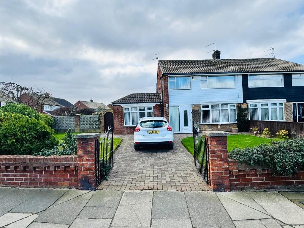 3-bed semi-detached on Cotswold Drive, Redcar, North Yorkshire, TS10, £230,000