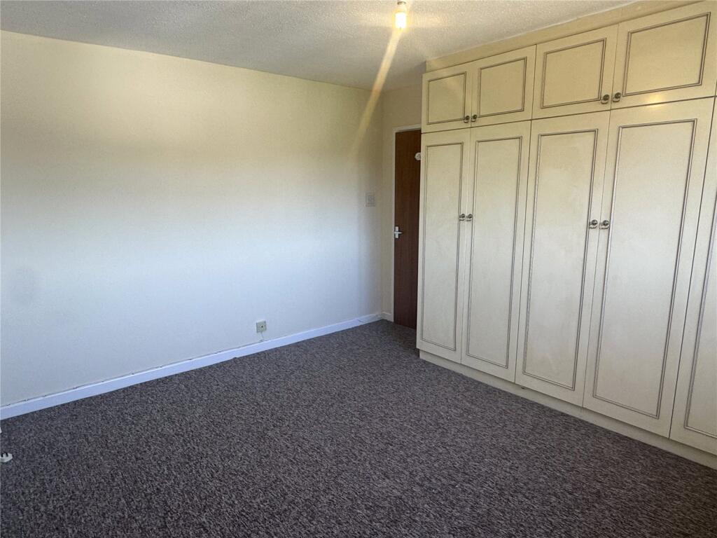 Apartment in Gloucester, Gloucestershire - View 5