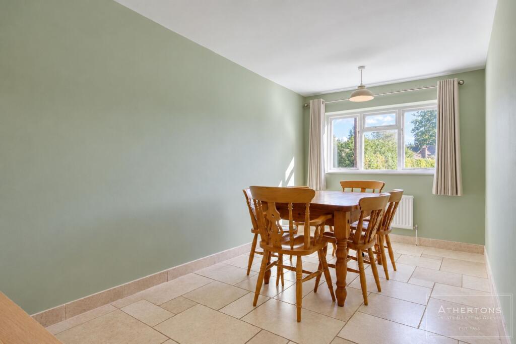 Blackwater Grove, Alderholt, SP6 photo 3