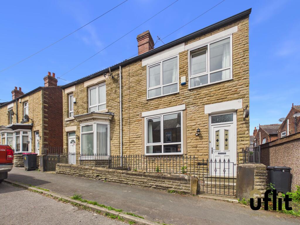 3-bed semi-detached on Avenue Road, Rotherham, £160,000