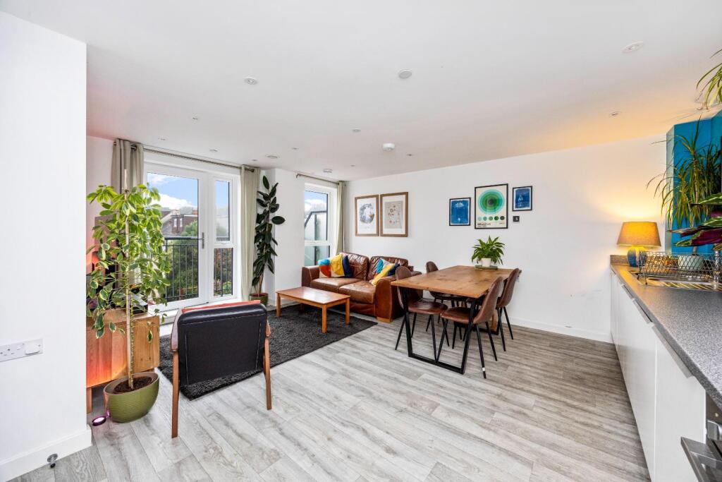Apartment in Brighton - View 2