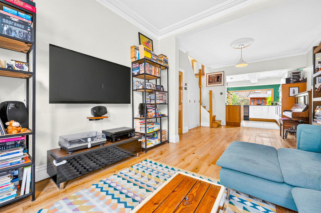 House in London - View 4