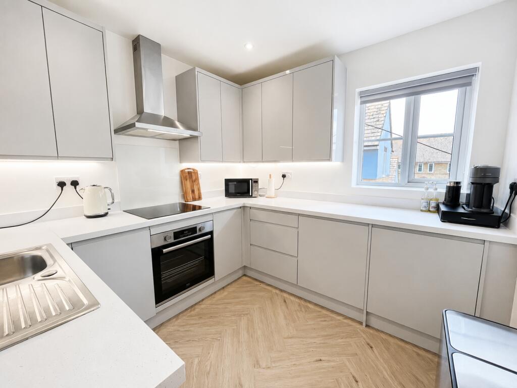 Apartment in Southend-on-Sea - View 4