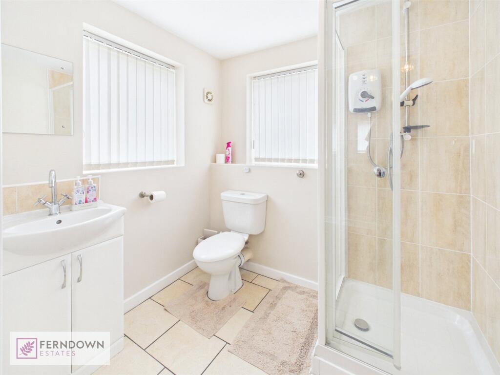 House in Birmingham, West Midlands - More