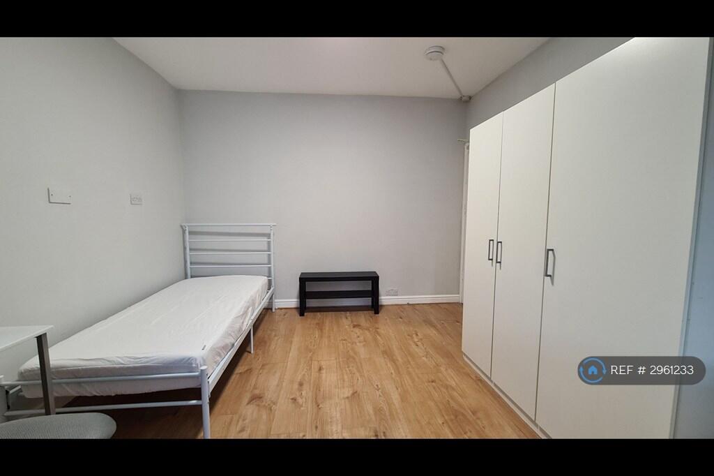 House in London, Perivale - View 4