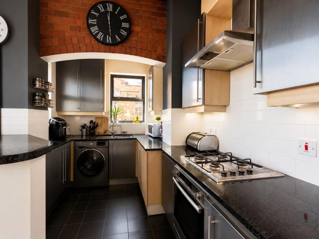 Apartment in Northampton, West Northamptonshire - View 4