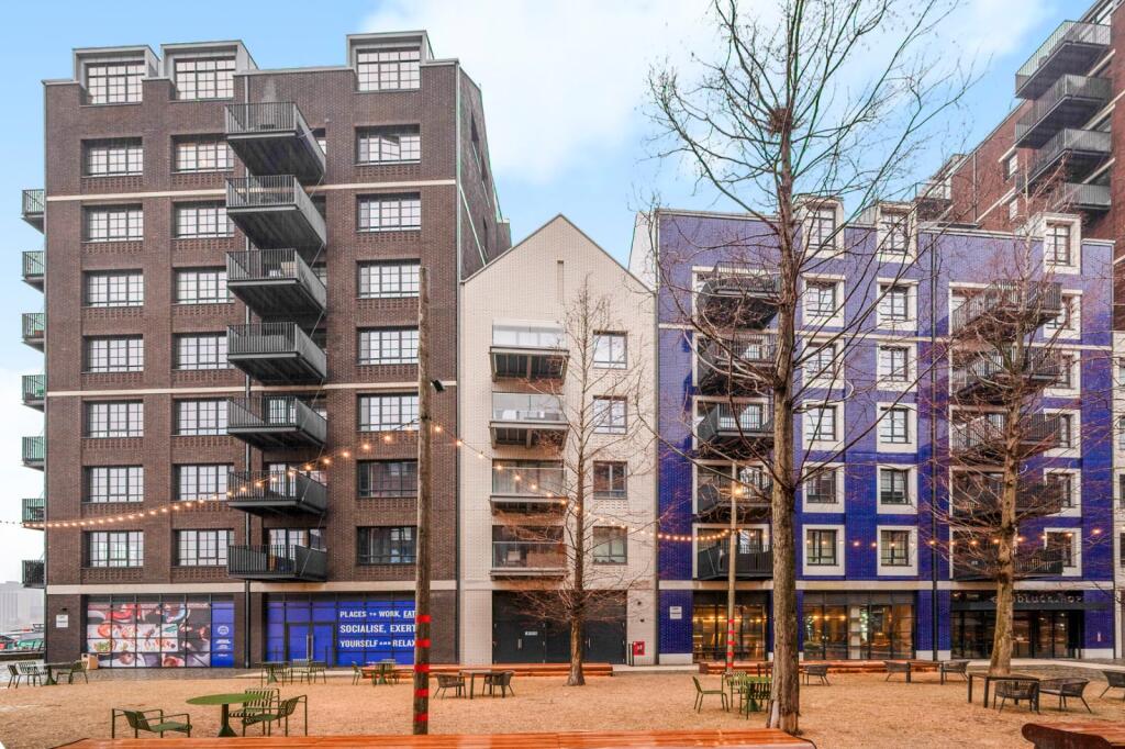Apartment in London - More