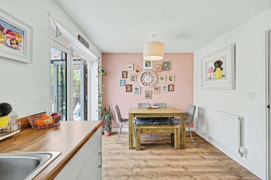 House in Northampton, Kingsthorpe - More