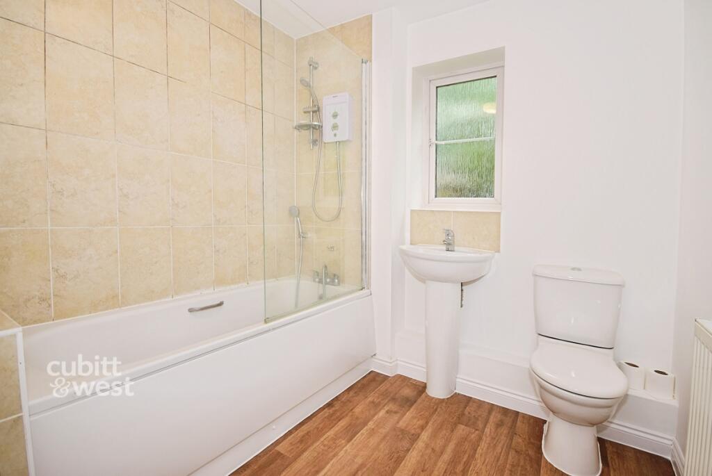 Apartment in Chichester, Whyke - View 4