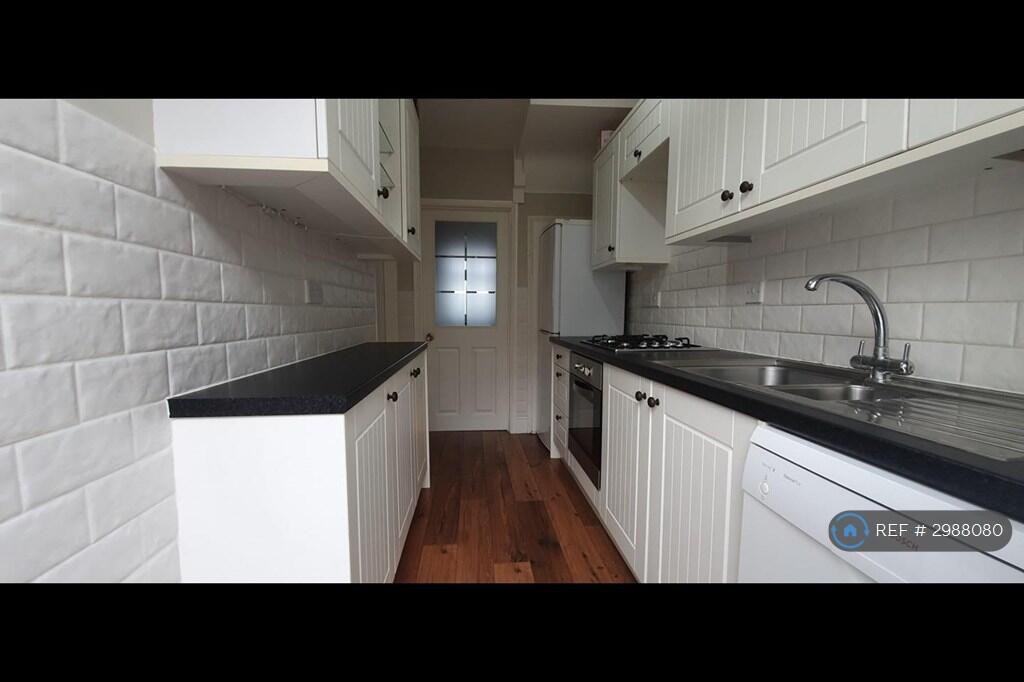 House in Luton - View 4