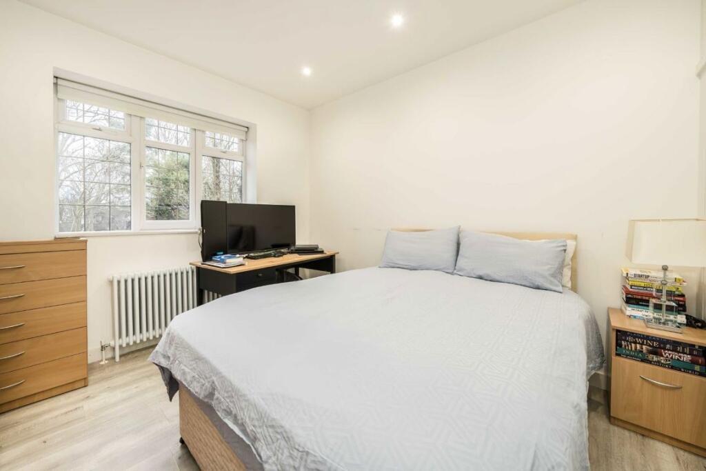 Apartment in London - View 4