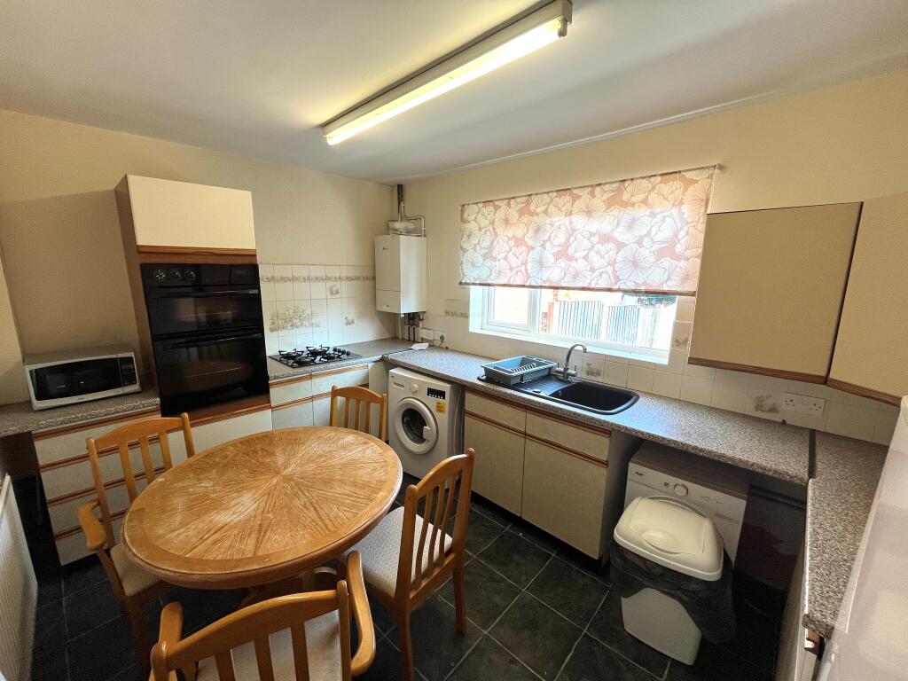 Burrows Avenue, Beeston, NOTTINGHAM - View 2