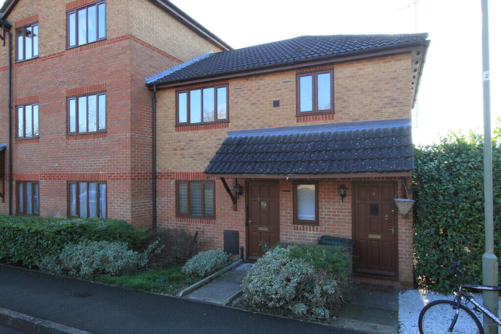 Main image of property: Parklands, Banbury, OXON, OX16