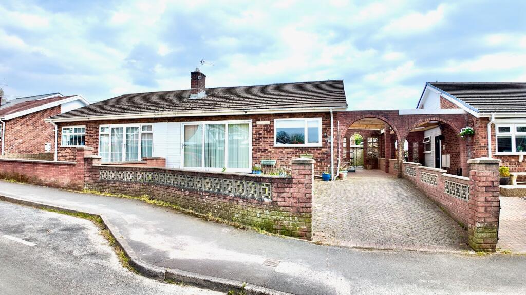 House in Penpedairheol, Gelligaer - More